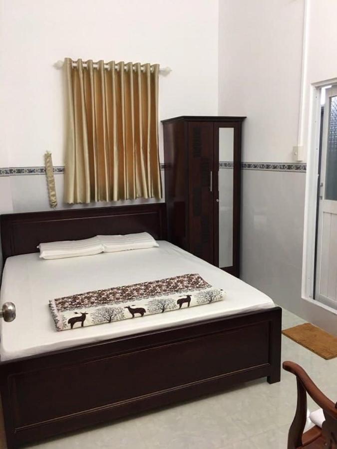 Nha Nghi Hoang Huan Hotel Long Xuyen Bagian luar foto